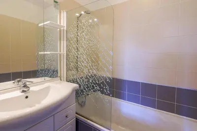Salle de bains dans l'établissement Capra Scorsa - Appt vue mer et piscine partagée