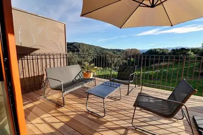Vue générale sur la montagne ou vue sur la montagne depuis la maison de vacances