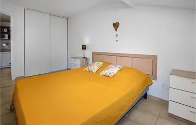 Un ou plusieurs lits dans un hébergement de l'établissement Lovely Apartment In Sta Maria Poggio
