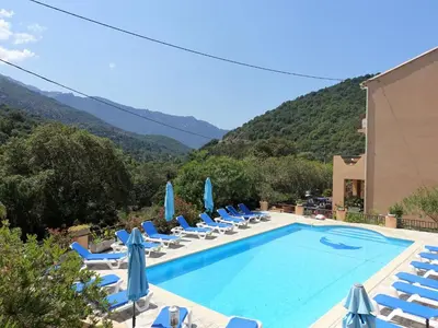 Vue générale sur la montagne ou vue sur la montagne depuis l'appartement