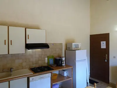 Cuisine ou kitchenette dans l'établissement Apartment Residence Cabanaccia 3 Pieces 4 Pers by Interhome