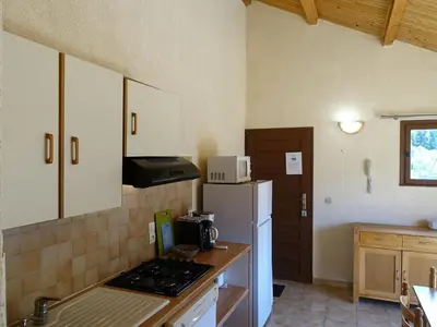 Cuisine ou kitchenette dans l'établissement Apartment Residence Cabanaccia 3 Pieces 4 Pers by Interhome