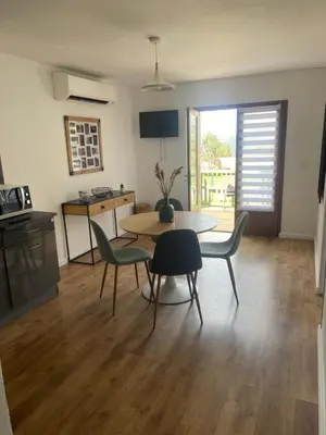Télévision ou salle de divertissement dans l'établissement Appartement proche du départ du GR20