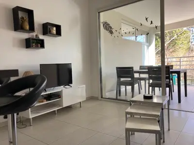 Télévision ou salle de divertissement dans l'établissement Appart'Calvi, 200 m de la plage de la Pinède, WIFI gratuit