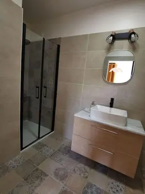 Salle de bains dans l'établissement Appartement 2 ou 4 personnes. Venaco