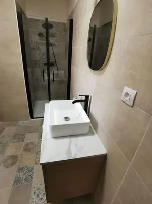 Salle de bains dans l'établissement Appartement 2 ou 4 personnes. Venaco