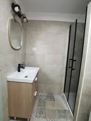 Salle de bains dans l'établissement Appartement de 30m2 pour 2 personnes Venaco