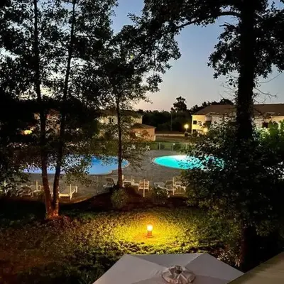Villa avec terrasse et vue piscine