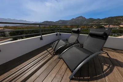 Vue générale sur la montagne ou vue sur la montagne depuis l'appart'hôtel