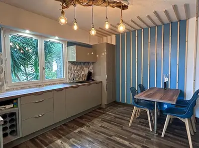 Cuisine ou kitchenette dans l'établissement Casa Victor - Jardin privatif, proche plage et centre