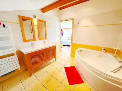 Salle de bains dans l'établissement Magnifique duplex de 130 m² à Corte (centre ville)