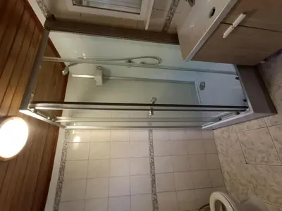 Salle de bains dans l'établissement Maison de village