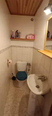 Salle de bains dans l'établissement Maison de village