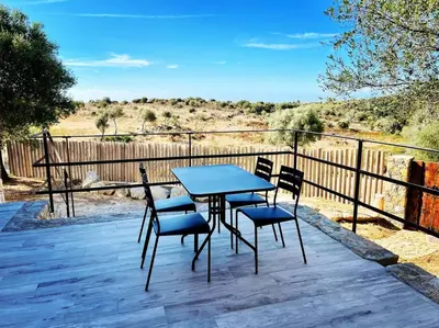 Balcon ou terrasse dans l'établissement Magnifique villa avec piscine