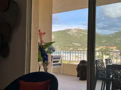 Vue générale sur la montagne ou vue sur la montagne depuis l'appartement