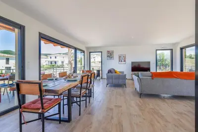Coin salon dans l'établissement Villa Lurenzu - Maison pour 8 avec piscine