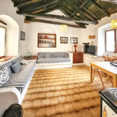 Maison confortable à Rogliano avec terrasse et jardin