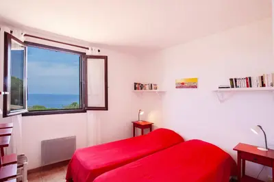 Coin salon dans l'établissement Davia 2 - Grande terrasse vue mer