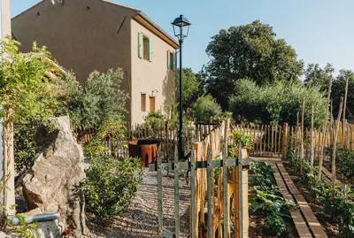 Jardin de l'établissement Résidence CASE DI PIGNA magnifique villa avec piscine, de 2 à 6 personnes