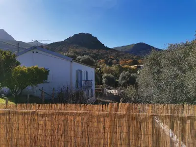 Vue générale sur la montagne ou vue sur la montagne depuis la maison de vacances