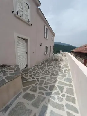 Vue générale sur la montagne ou vue sur la montagne depuis la maison de vacances