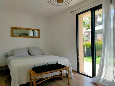 Un ou plusieurs lits dans un hébergement de l'établissement Jardin et 2 chambres centre St Florent