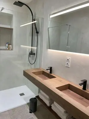 Salle de bains dans l'établissement Appartement F3 Corte, centre ville