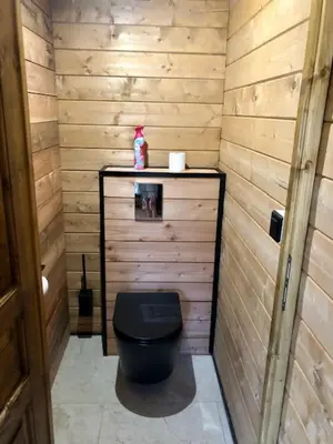 Salle de bains dans l'établissement Les Chalets de Tesa
