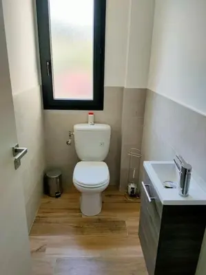 Salle de bains dans l'établissement Appartement neuf avec balcon et 2 chambres