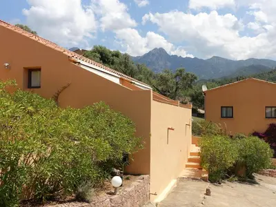 Vue générale sur la montagne ou vue sur la montagne depuis l'appartement