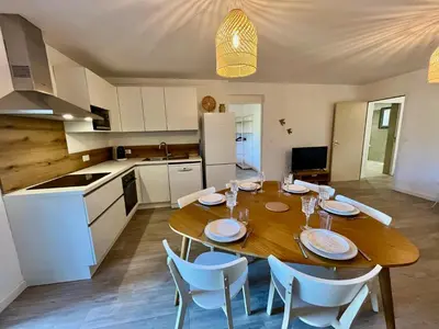 Cuisine ou kitchenette dans l'établissement Hôtel Résidence CAPENSE