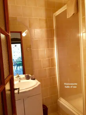 Salle de bains dans l'établissement Appartements de Charme