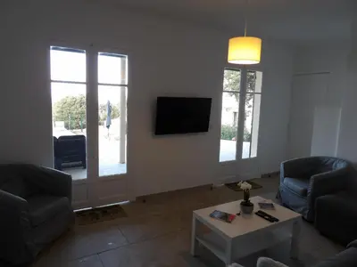 Télévision ou salle de divertissement dans l'établissement Villa de standing
