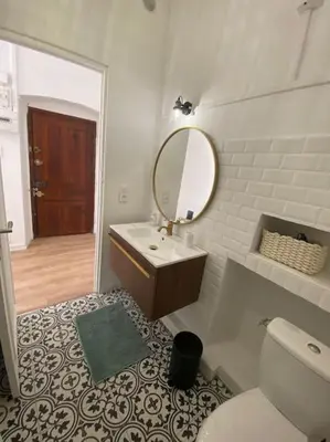 Salle de bains dans l'établissement Corte magnifique T2 45m2 neuf 5 personnes place st marcel hyper centre wifi lave linge tv