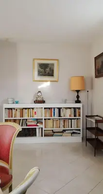 Coin salon dans l'établissement Mare è Monte , jardin méditerranéen et exotique.