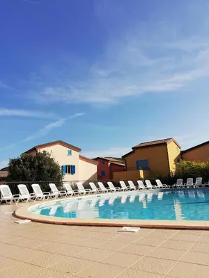 Piscine de l'établissement Joli appartement en Corse avec piscine ou située à proximité
