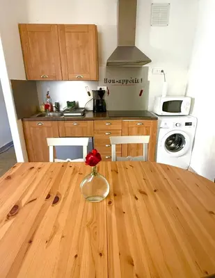 Cuisine ou kitchenette dans l'établissement A Torra entre mer et ciel