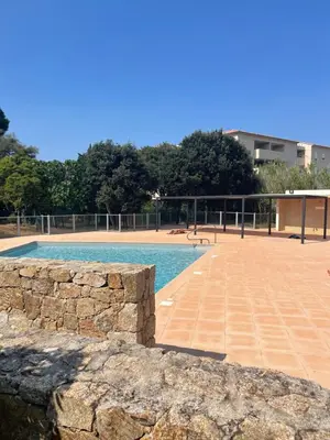 Piscine de l'établissement T2 dans résidence avec piscine ou située à proximité