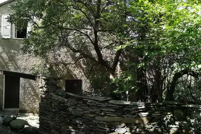 Jardin de l'établissement Waterfront Authentic Corsican house