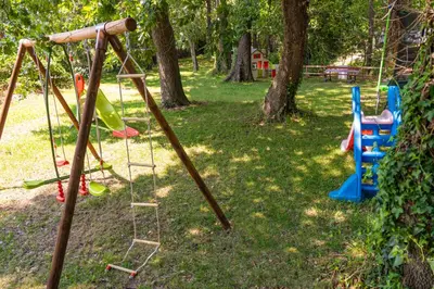 Aire de jeux pour enfants de l'établissement A Suara