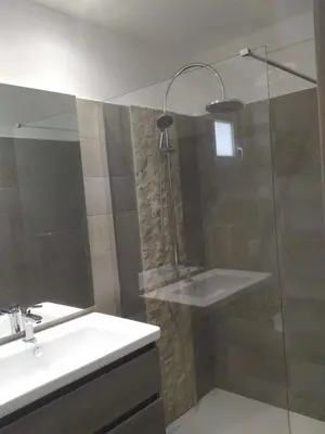 Salle de bains dans l'établissement A Suara