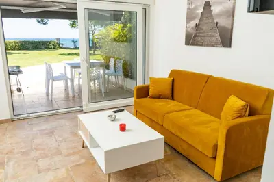 Coin salon dans l'établissement A Suara Di Mare