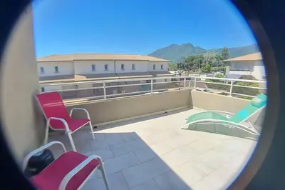 Vue générale sur la montagne ou vue sur la montagne depuis la maison de vacances
