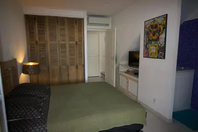 Télévision ou salle de divertissement dans l'établissement Maison 6 personnes SaintFlorent