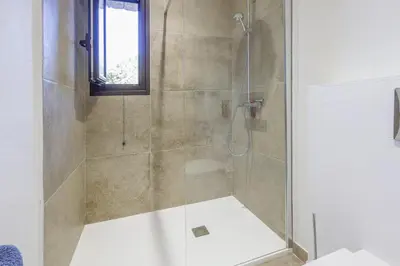 Salle de bains dans l'établissement Petite Pause de Fogata - Jolie vue mer