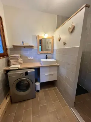 Salle de bains dans l'établissement Appartement 90 m2 proche de Corte