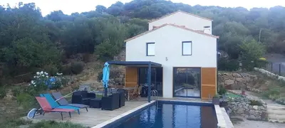 Piscine de l'établissement Maison neuve Vue imprenable Piscine et spa ou située à proximité