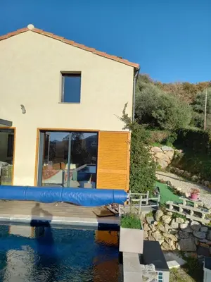 Piscine de l'établissement Maison neuve Vue imprenable Piscine et spa ou située à proximité