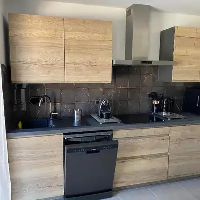 Appartements 300 mètres de la mer et villa
