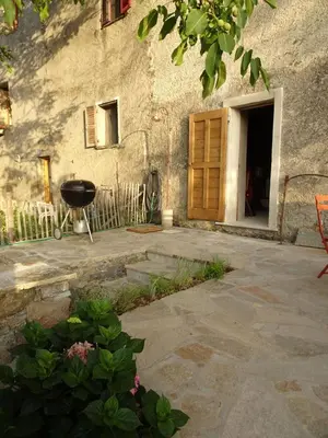 Jardin de l'établissement Authentique maison de village de Gavignano